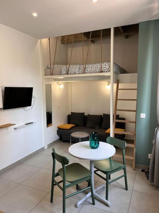 Le Pressense Apartment Vénissieux Екстериор снимка